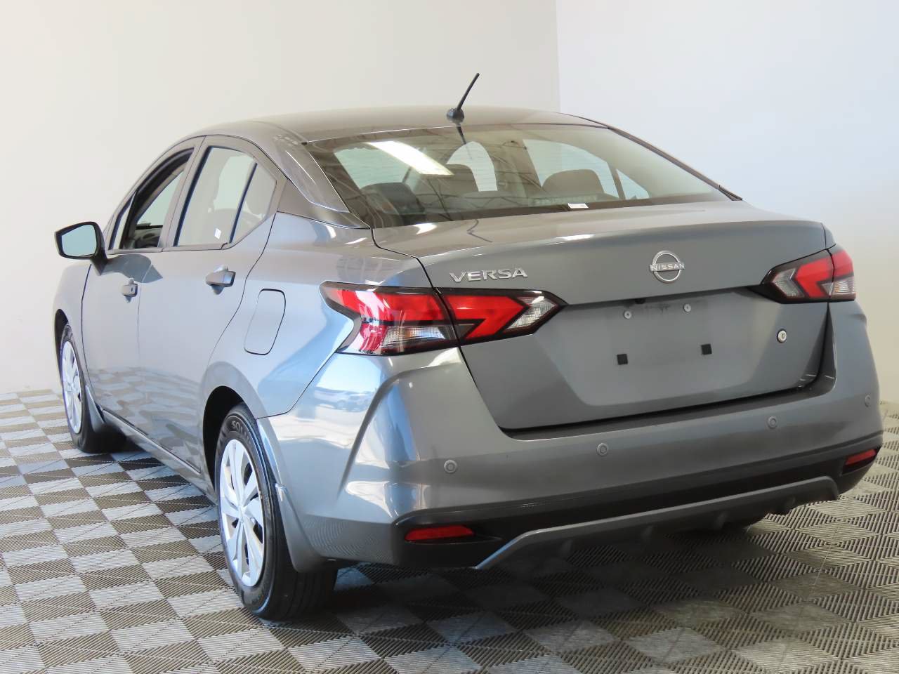 Used 2025 Nissan Versa S w/ Trunk Package FWD image 3