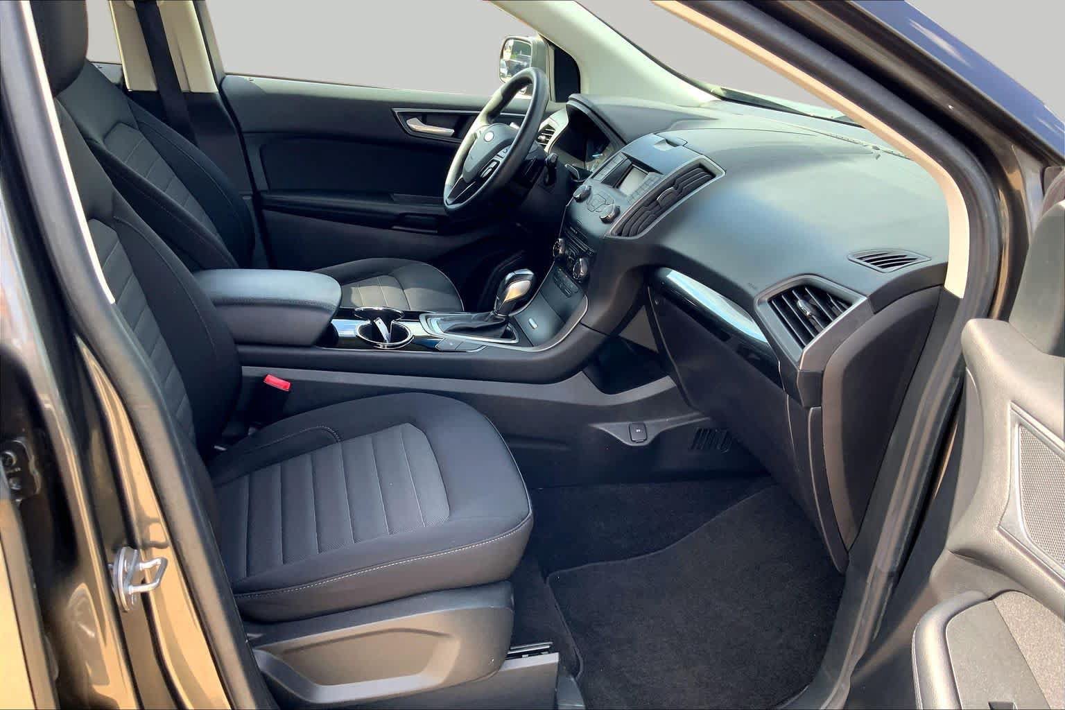 Used 2018 Ford Edge SE FWD image 8