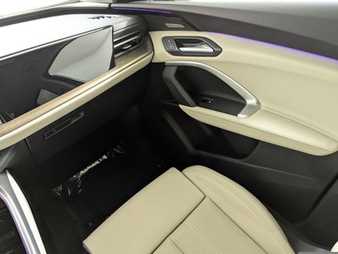 Certified 2025 Audi Q5 Premium Plus w/ Premium Plus image 11