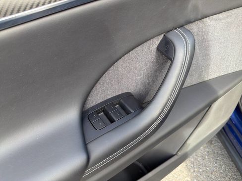 Used 2022 Tesla Model X Plaid image 36