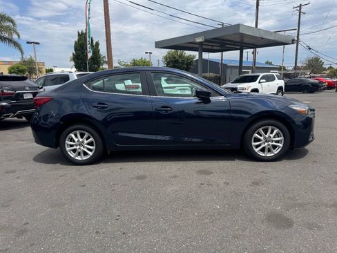 Used 2017 MAZDA MAZDA3 Sport w/ Preferred Equipment Package FWD image 8