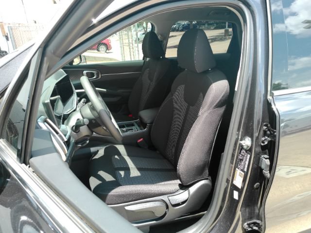 Used 2025 Kia Sorento LX FWD image 15