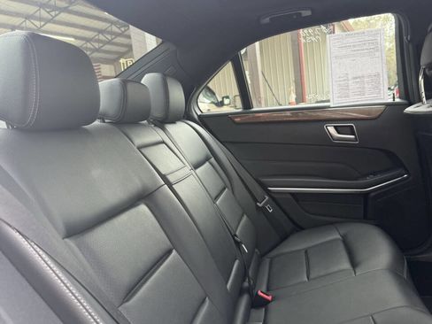Used 2014 Mercedes-Benz E 350 4MATIC Sedan image 19