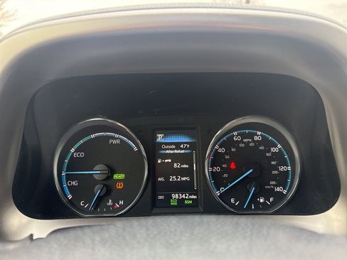 Used 2017 Toyota RAV4 Limited image 12