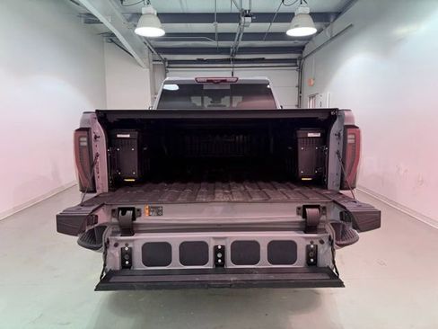 Certified 2025 GMC Sierra 2500 AT4 w/ AT4 Premium Plus Package image 7