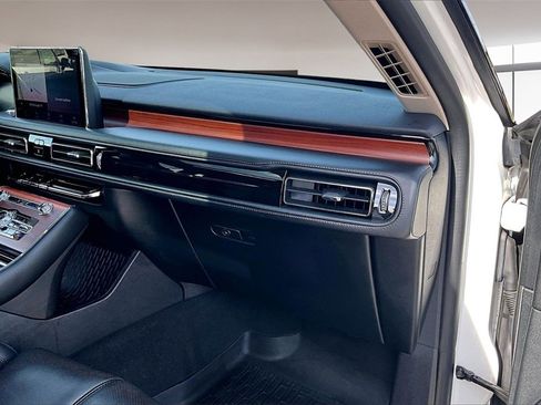 Used 2023 Lincoln Aviator Reserve w/ Equipment Group 201A image 17