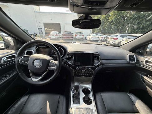 Used 2020 Jeep Grand Cherokee Limited AWD/4WD image 18