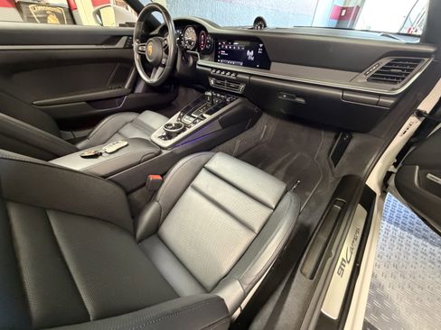 Used 2022 Porsche 911 Carrera image 20