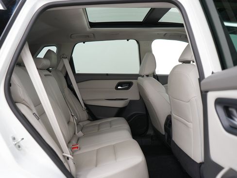 Used 2023 Nissan Rogue SV w/ SV Premium B Package AWD/4WD image 12