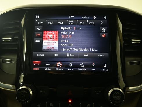 Used 2019 RAM 1500 Laramie image 27