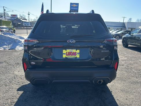 Used 2025 Subaru Forester Limited w/ Popular Package image 6