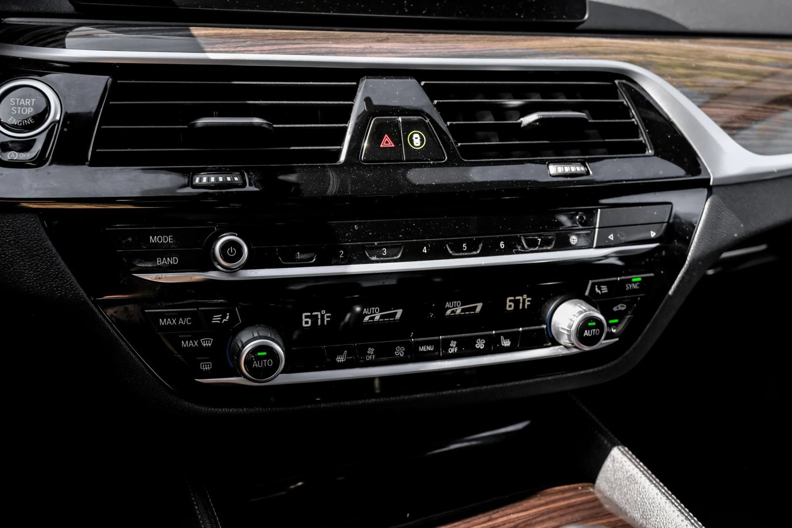 Used 2020 BMW M550i xDrive AWD/4WD image 30