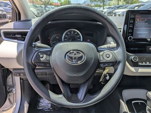 Used 2021 Toyota Corolla LE image 14