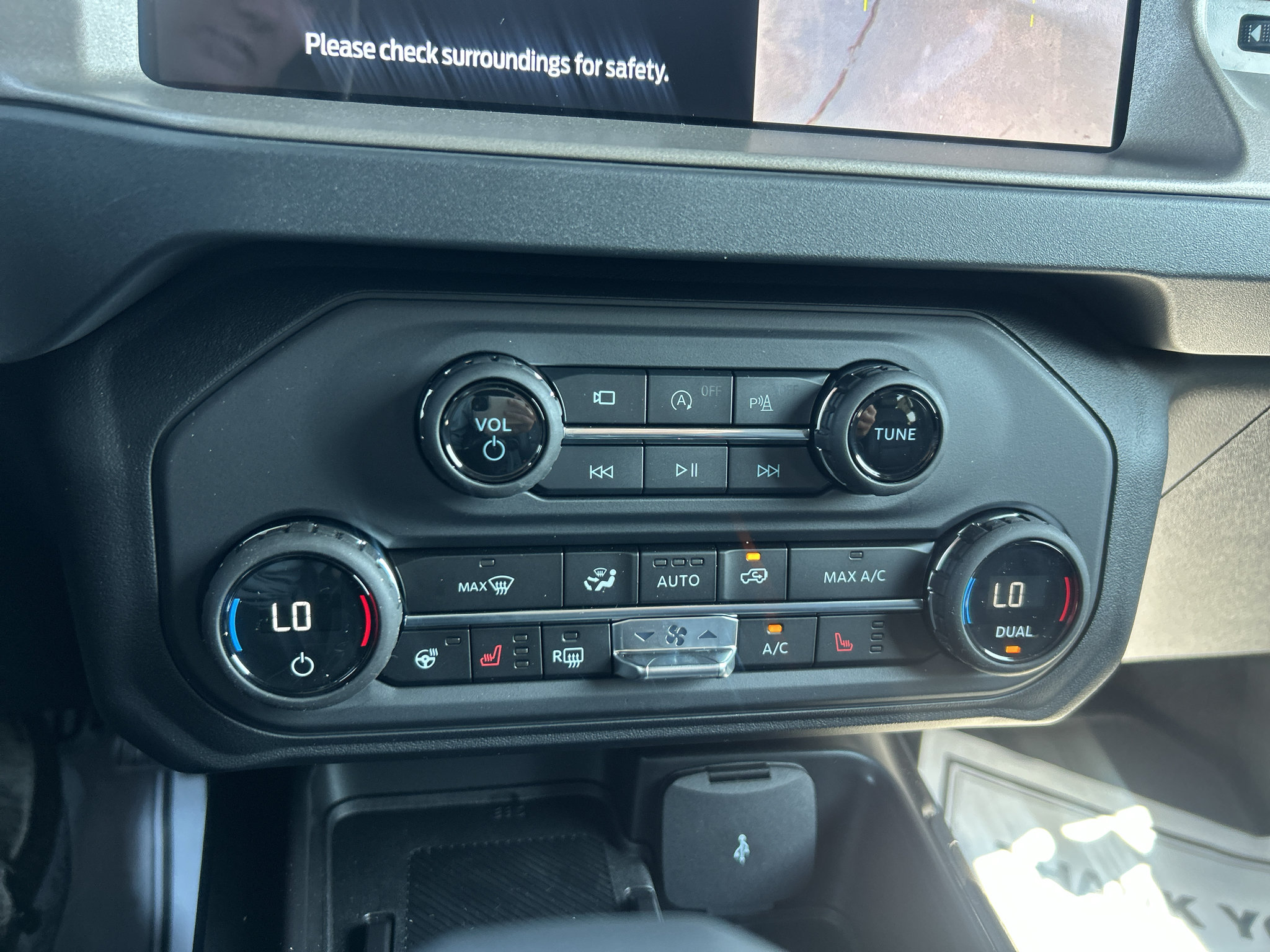 New 2026 Ford Bronco Outer Banks AWD/4WD image 26