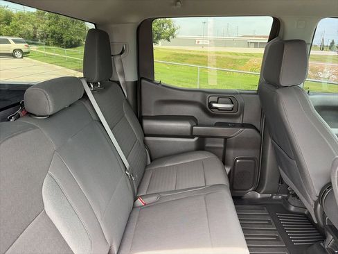 Used 2024 Chevrolet Silverado 1500 Custom Trail Boss w/ Dark Appearance Package AWD/4WD image 34