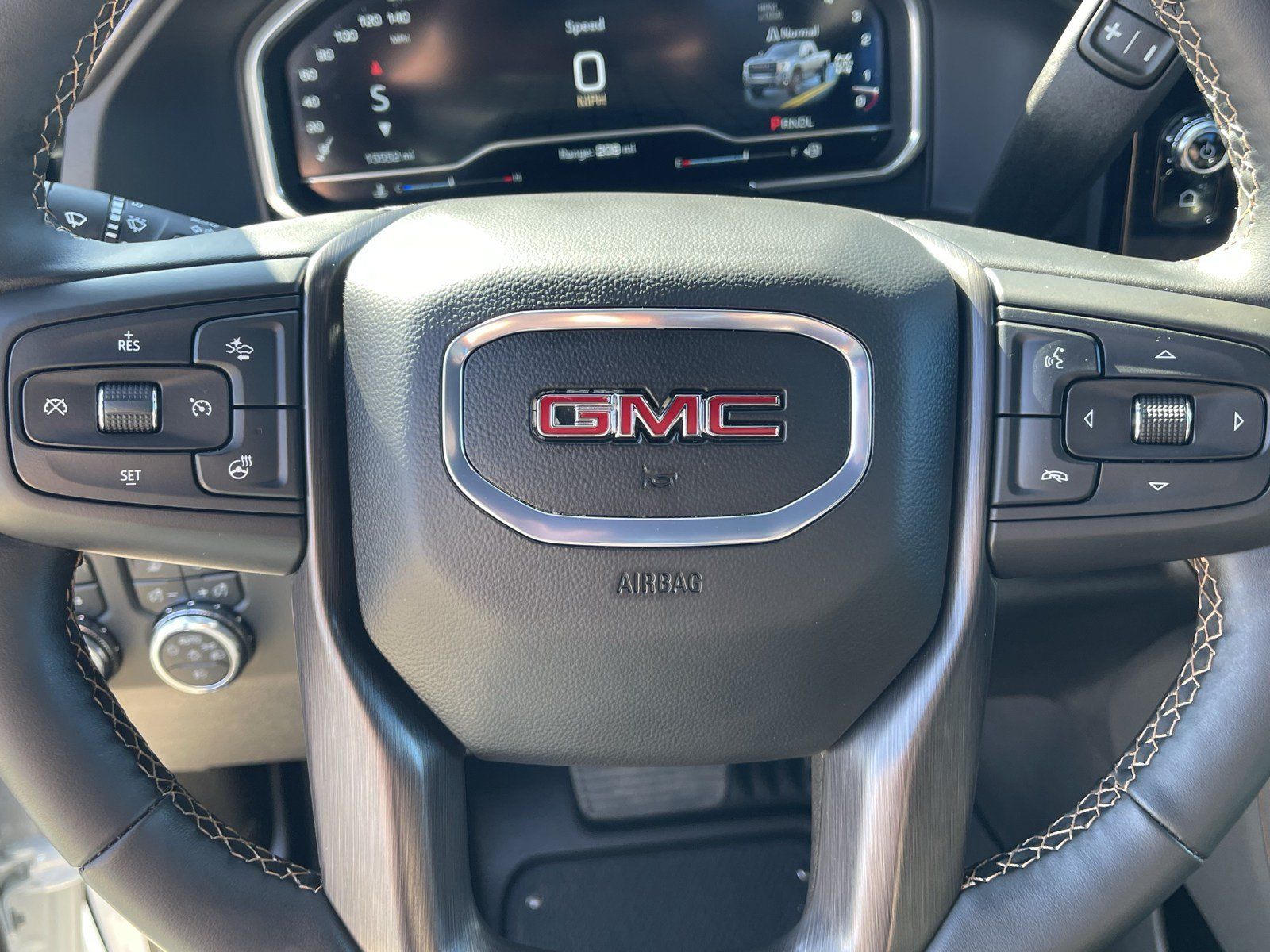 Used 2025 GMC Sierra 2500 AT4 AWD/4WD image 23