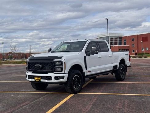 Used 2025 Ford F350 Lariat w/ Lariat Ultimate Package AWD/4WD image 36