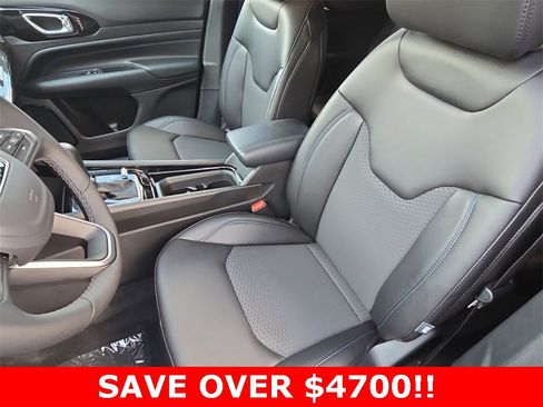 New 2025 Jeep Compass Latitude w/ Sun & Sound Group image 16