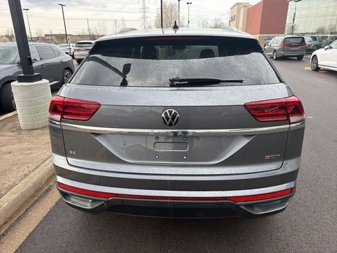 Used 2021 Volkswagen Atlas Cross Sport SE w/ Panoramic Sunroof Package image 5