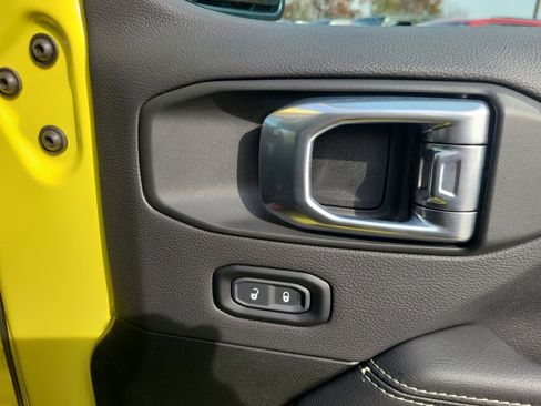 Used 2023 Jeep Wrangler Unlimited Sahara w/ Cold Weather Group image 35