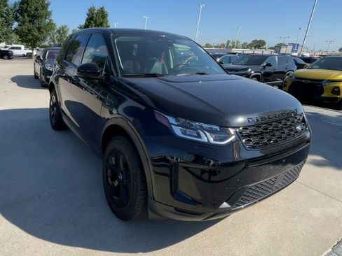 Used 2023 Land Rover Discovery Sport S image 4