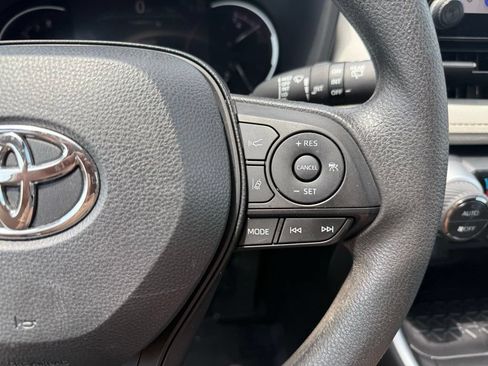 Used 2024 Toyota RAV4 XLE AWD/4WD image 19