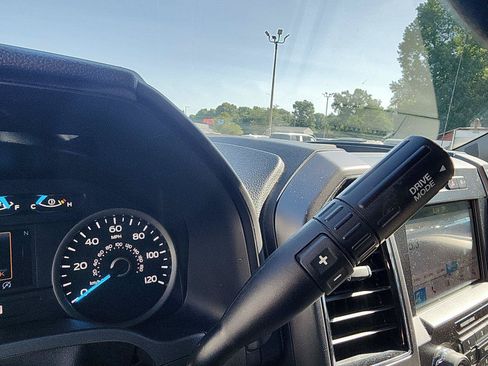 Used 2019 Ford F150 XLT w/ Equipment Group 302A Luxury AWD/4WD image 16