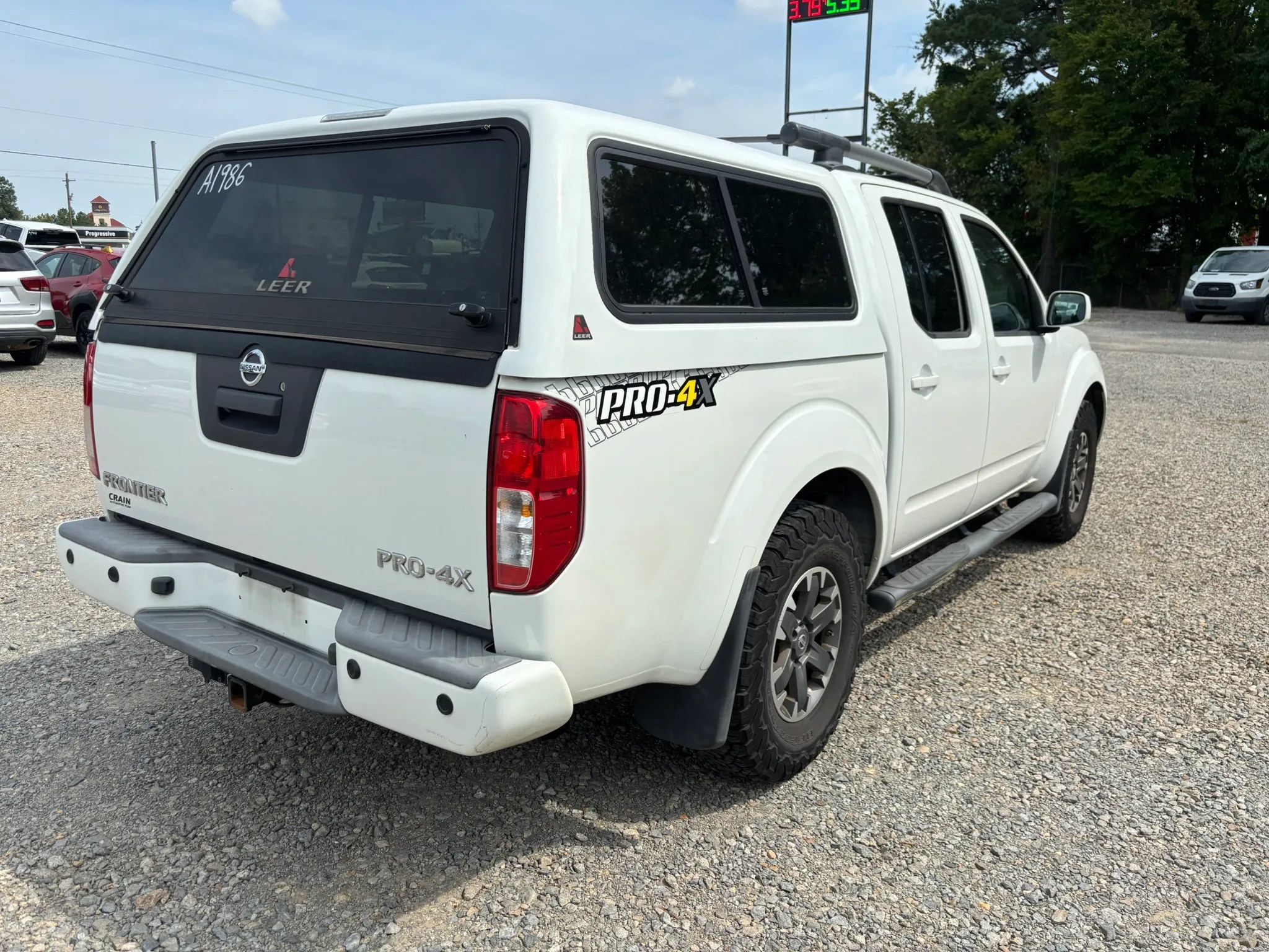 Used 2015 Nissan Frontier PRO-4X w/ Pro-4x Luxury Package AWD/4WD image 4