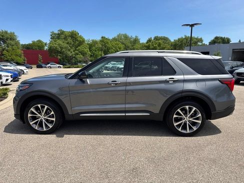 Used 2025 Ford Explorer Platinum w/ Ultimate Package AWD/4WD image 2