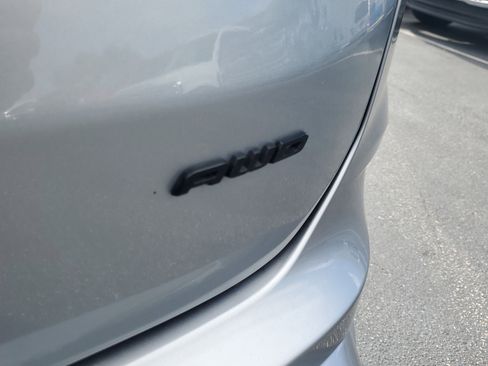 Certified 2023 Ford Edge SE w/ Black Appearance Package image 9