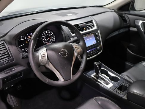 Used 2017 Nissan Altima 2.5 SL w/ 2.5 Technology Package image 17