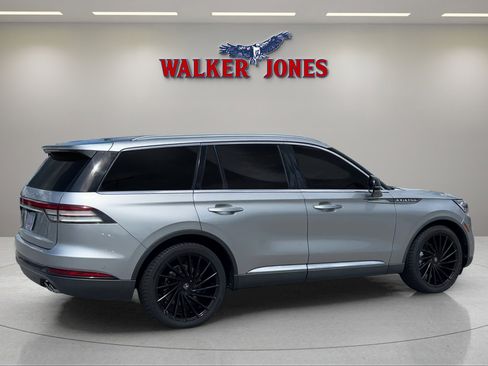 Used 2022 Lincoln Aviator Reserve image 3