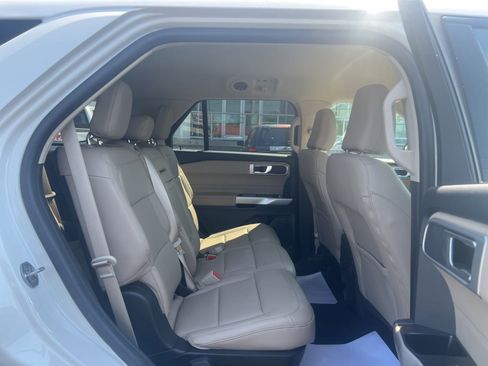 Used 2023 Ford Explorer XLT w/ Equipment Group 202A AWD/4WD image 52