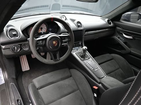 Used 2023 Porsche 718 Cayman GT4 RWD image 4