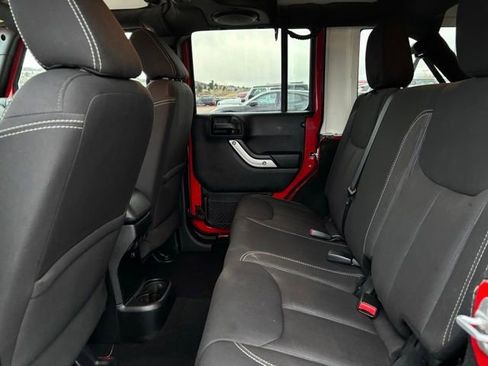 Used 2014 Jeep Wrangler Unlimited Rubicon w/ Connectivity Group image 17