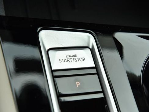 Certified 2026 Volkswagen Atlas SE w/ Panoramic Sunroof Package FWD image 17
