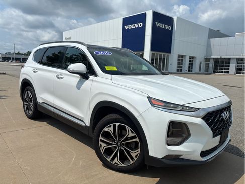 Used 2019 Hyundai Santa Fe AWD image 2