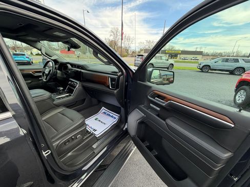 Used 2023 GMC Sierra 1500 Denali w/ Denali Reserve Package AWD/4WD image 11