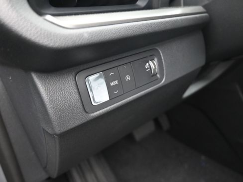 New 2026 Chevrolet Traverse LT w/ Sun and Wheel Package FWD image 28