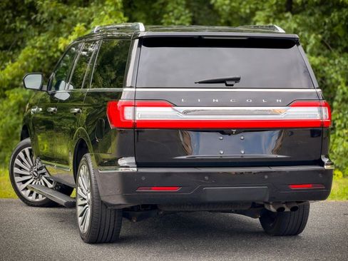 Used 2018 Lincoln Navigator Reserve w/ Technology Package AWD/4WD image 11