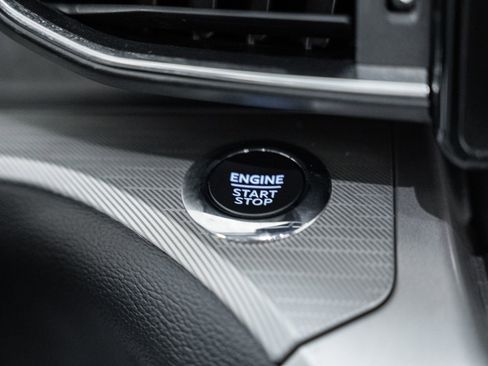 Certified 2022 Ford Explorer XLT w/ Equipment Group 202A image 32