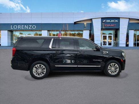 Used 2023 GMC Yukon XL SLT w/ SLT Premium Package AWD/4WD image 4