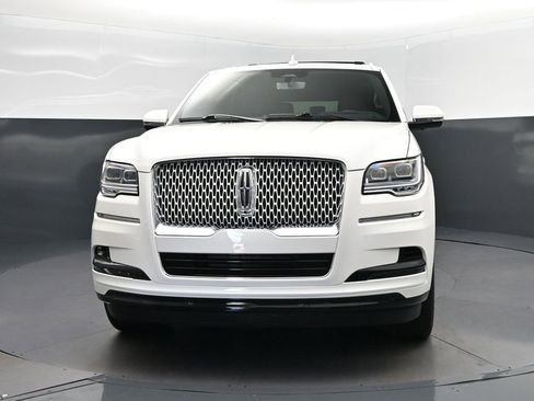 Used 2024 Lincoln Navigator Reserve AWD/4WD image 10