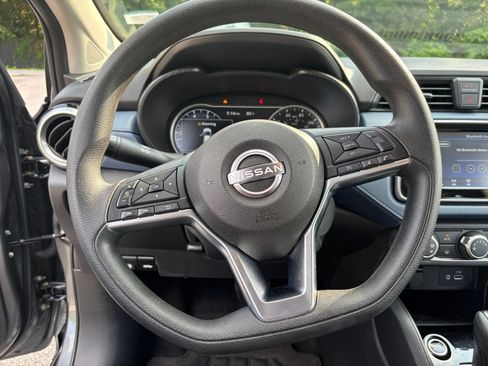 Used 2025 Nissan Versa SV FWD image 32