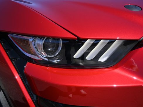 Used 2020 Ford Mustang Shelby GT500 w/ Technology Package RWD image 30