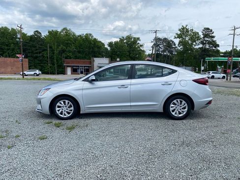 Used 2019 Hyundai Elantra SE FWD image 7
