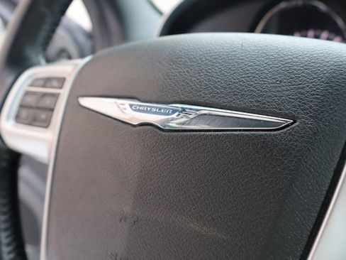 Used 2013 Chrysler 200 Limited image 21