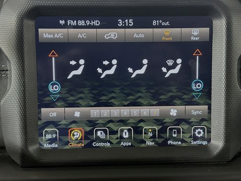 Used 2023 Jeep Wrangler Sahara image 23