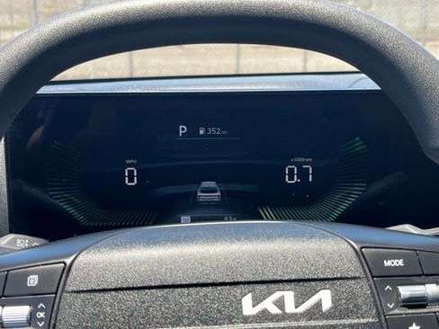 Used 2025 Kia K4 FWD image 39