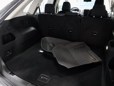 Certified 2023 Ford Edge SE image 13